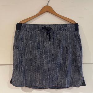 Athleta Skort with blue and white pattern EUC